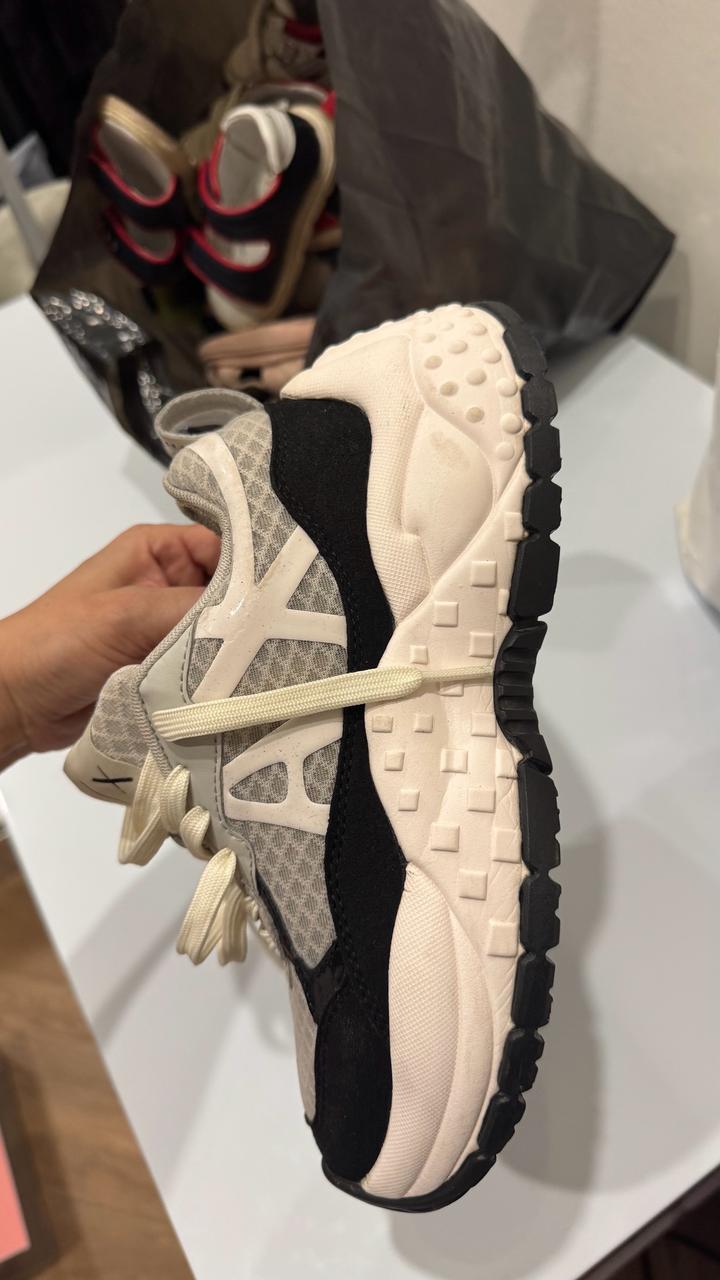 Кроссовки от Армани