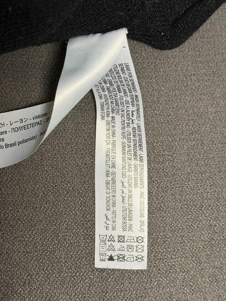 Свитер черный ZARA