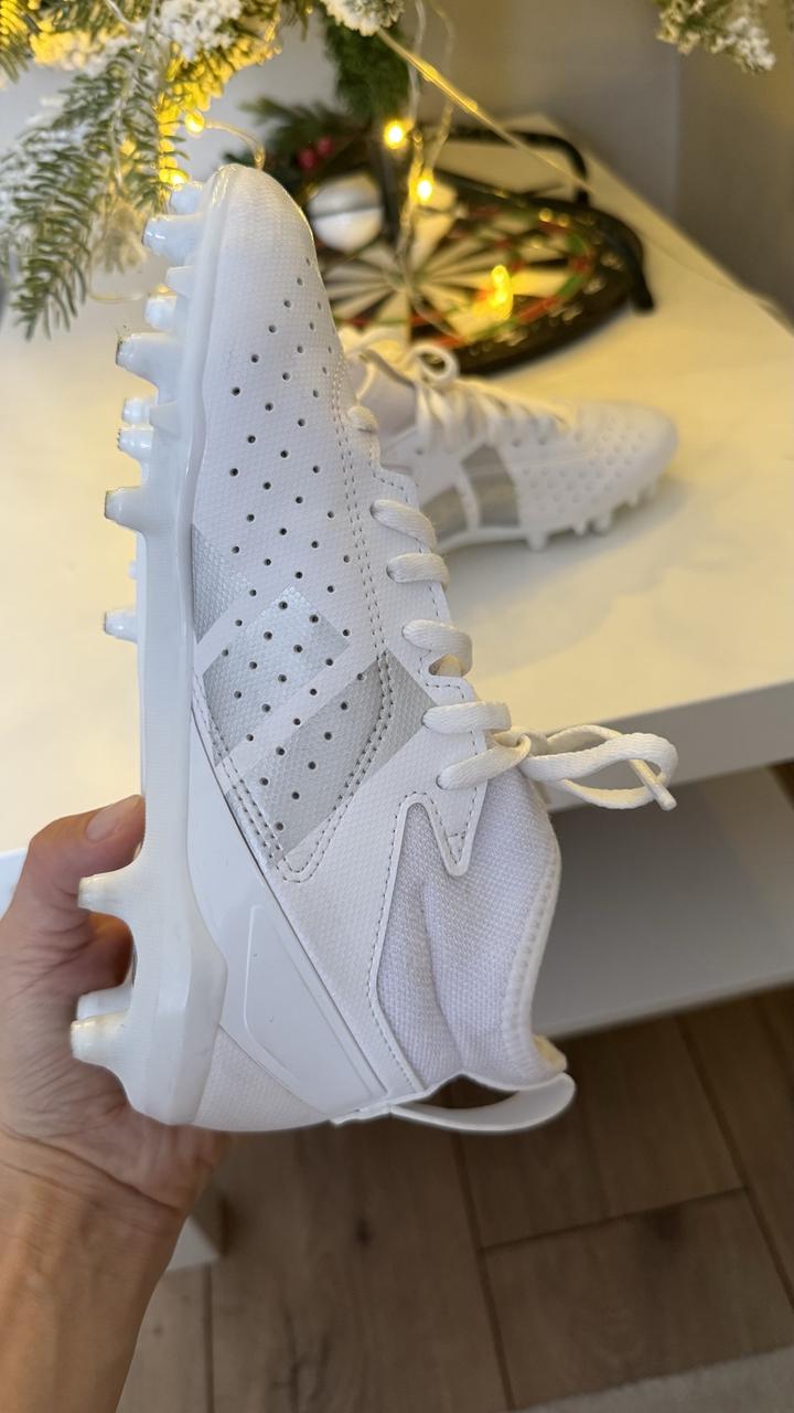 Бутсы с шипами