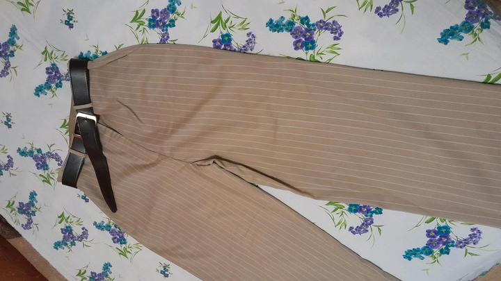 брюки с защипами,в трендовую полоску, Зара