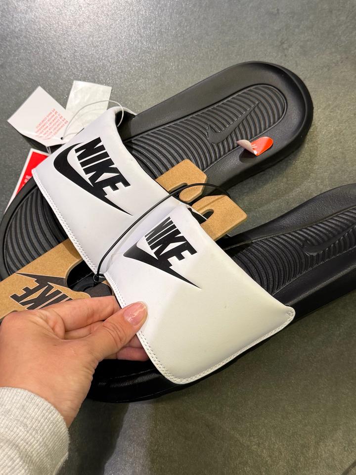 Шлепанцы Nike