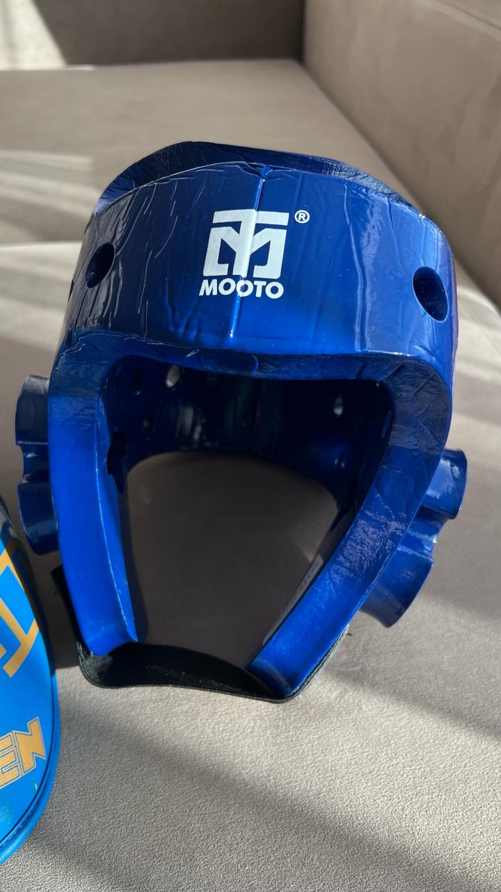 Шлем и щитки для тхэквондо