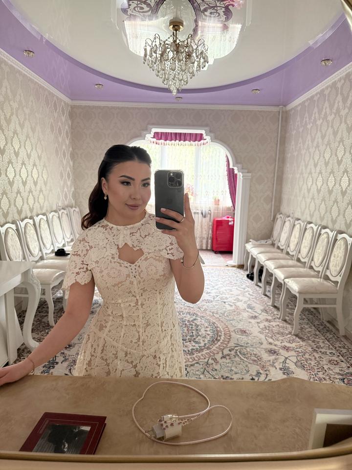 Белое платье