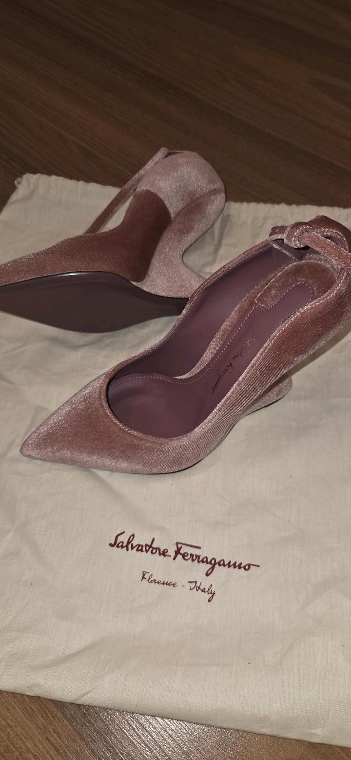 Новые туфли розовый бархат Salvatore Ferragamo Tivol