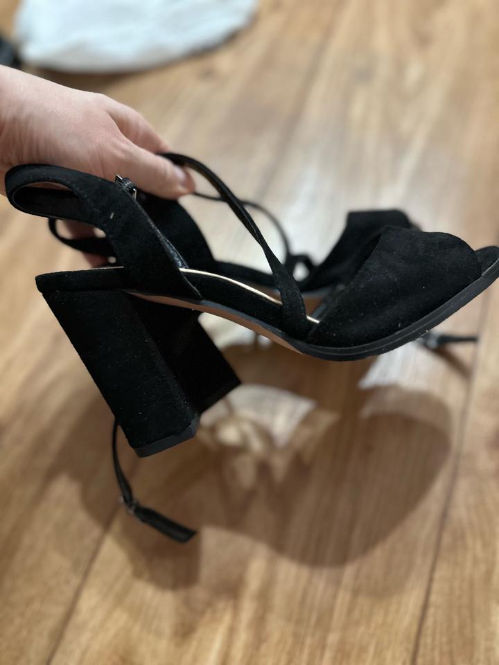 Базовые чёрные босоножки 🖤