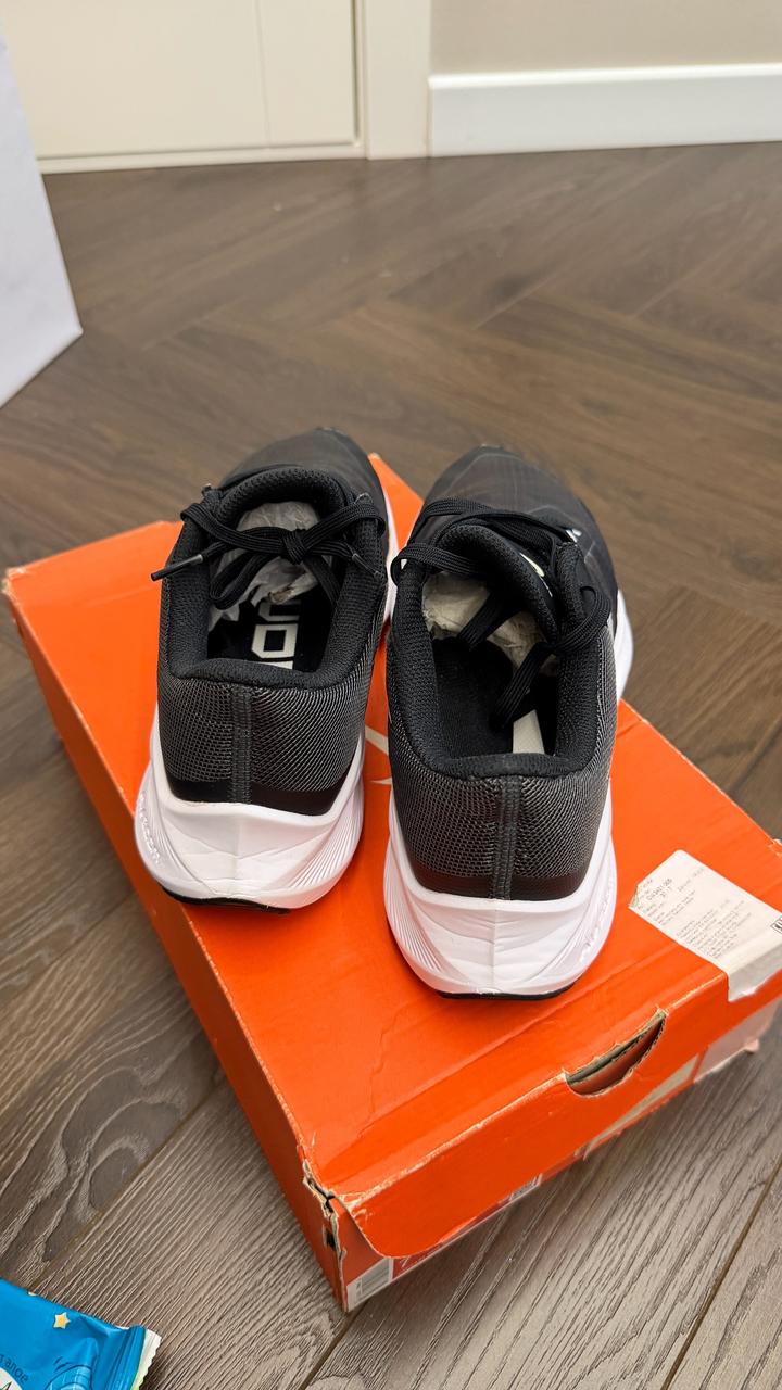 Кроссовки в зал Nike оригинал с коробкой 38 размер