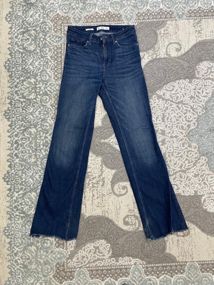 Джинсы от mango