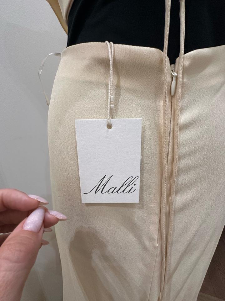 Malli. Костюм