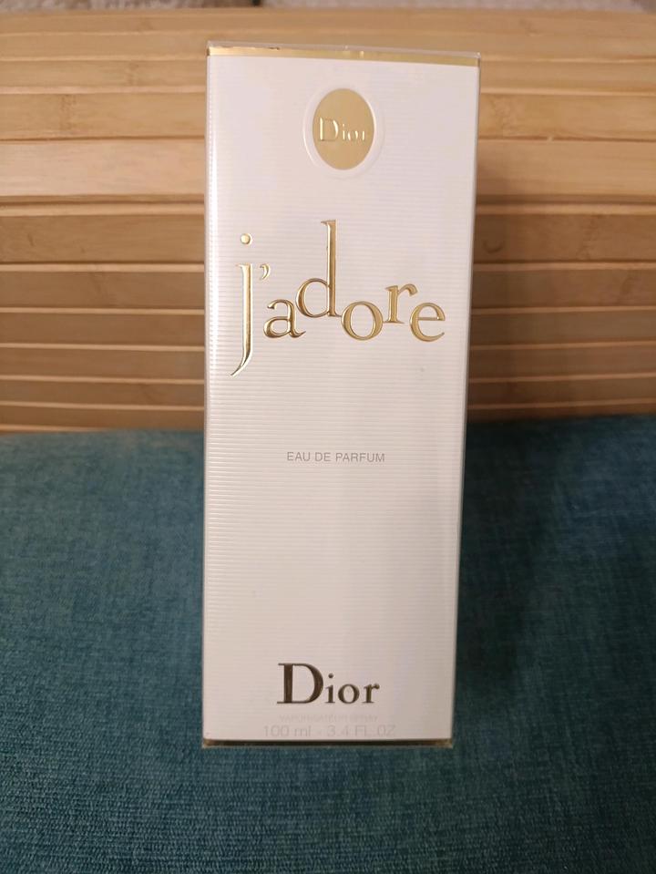 Парфюмерная вода Christian Dior J'adore , объем 100 мл. ( Оригинал)
