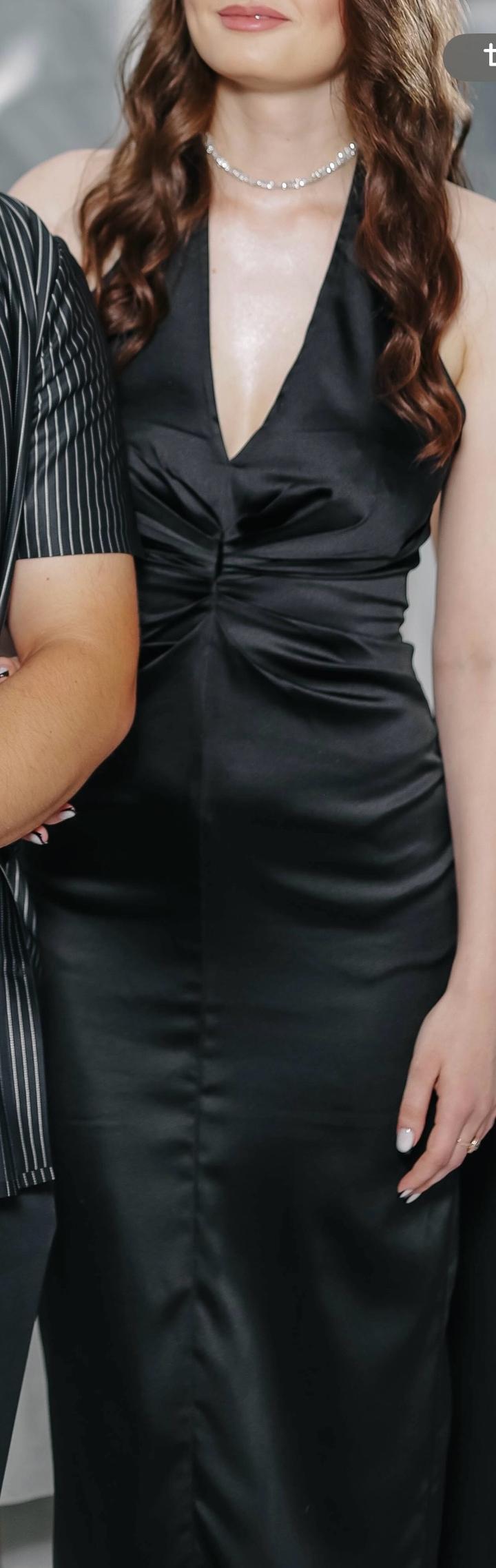 Черное вечернее платье