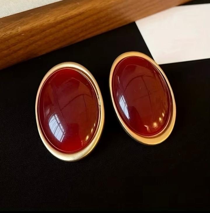 Новые овальные серьги
