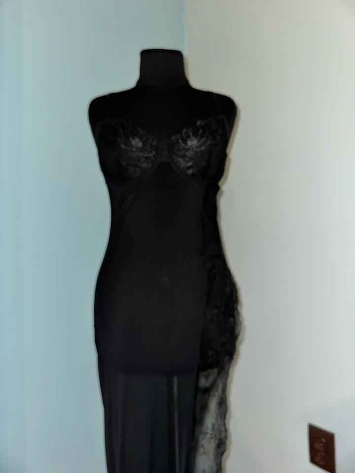 Ночное кружевное платье