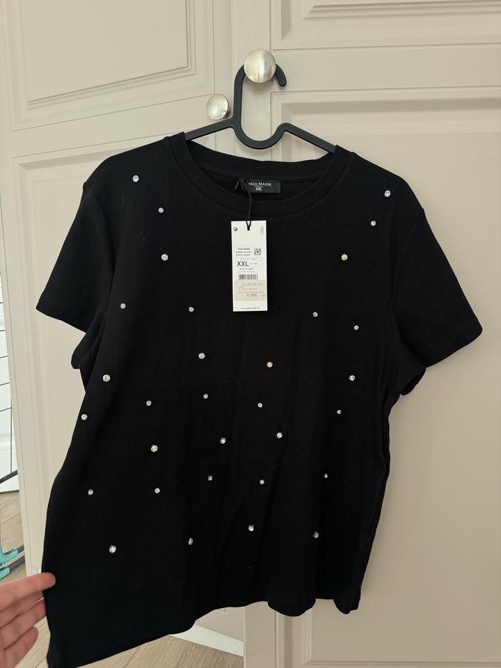 Футболка со стразами новая