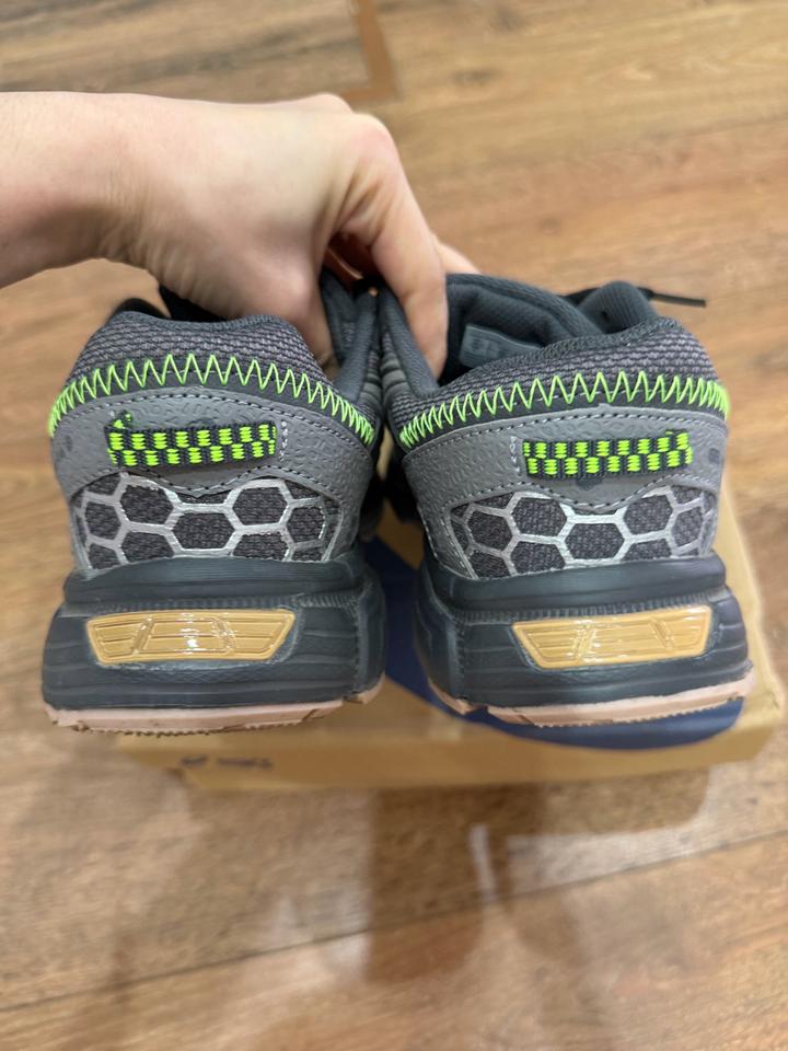 Кроссовки ASICS Gel-Kahana 8