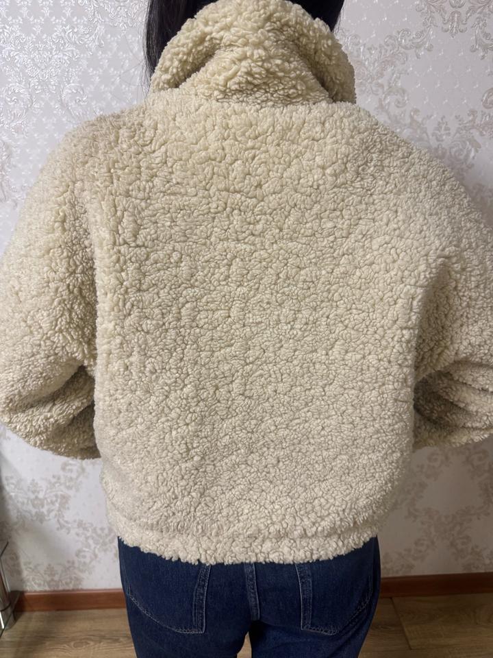 Куртка ZARA плюшевая молочная L