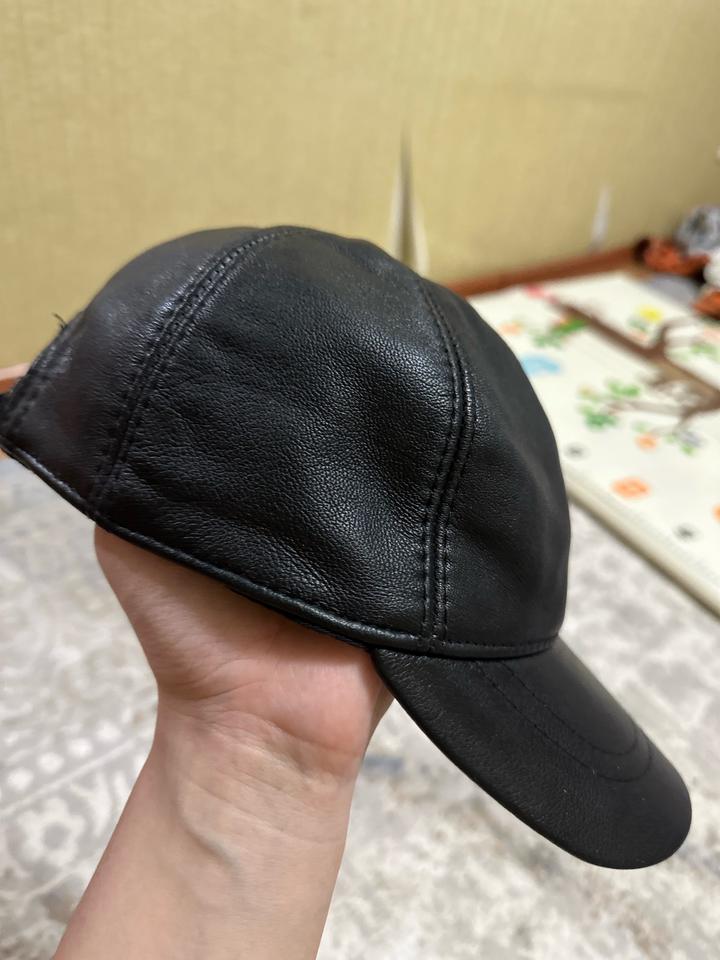 Кожанный кепка