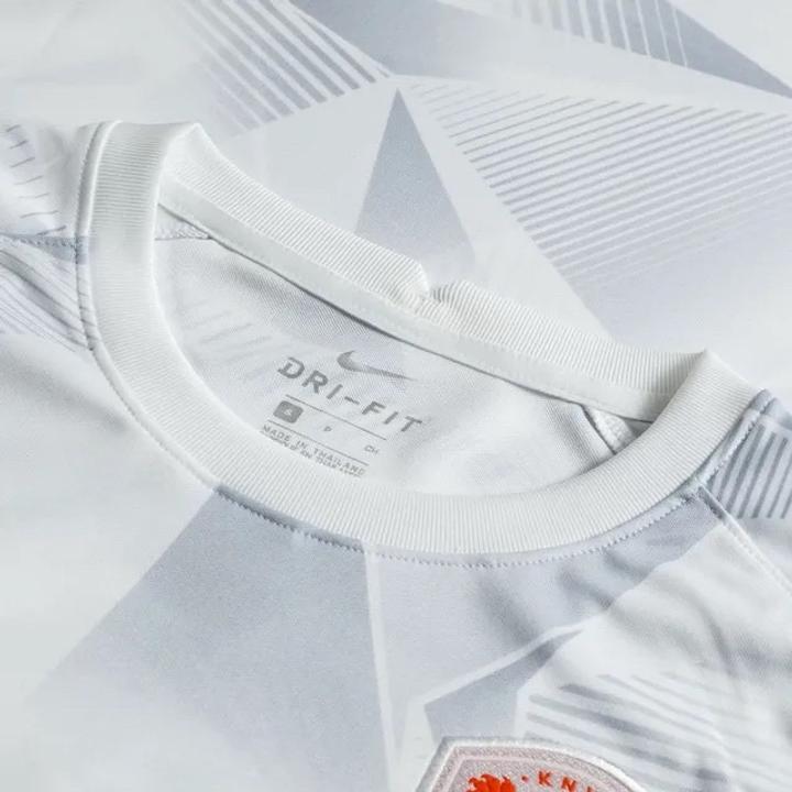 Nike S