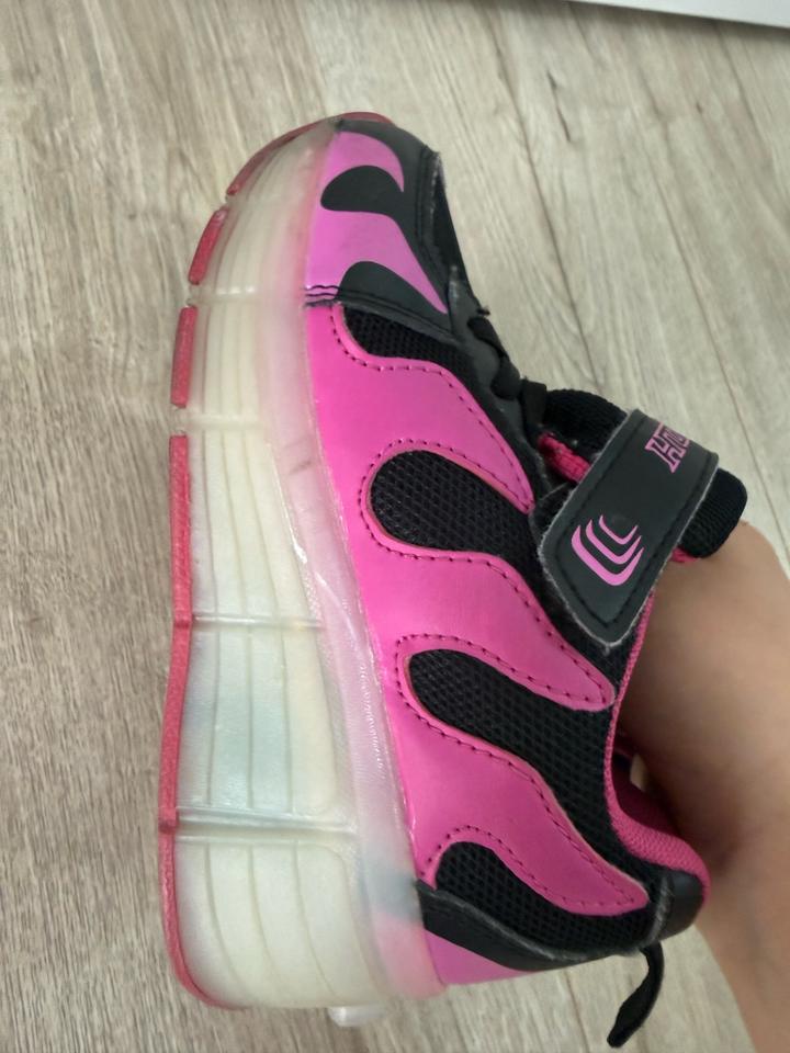 Кроссовки роликовые