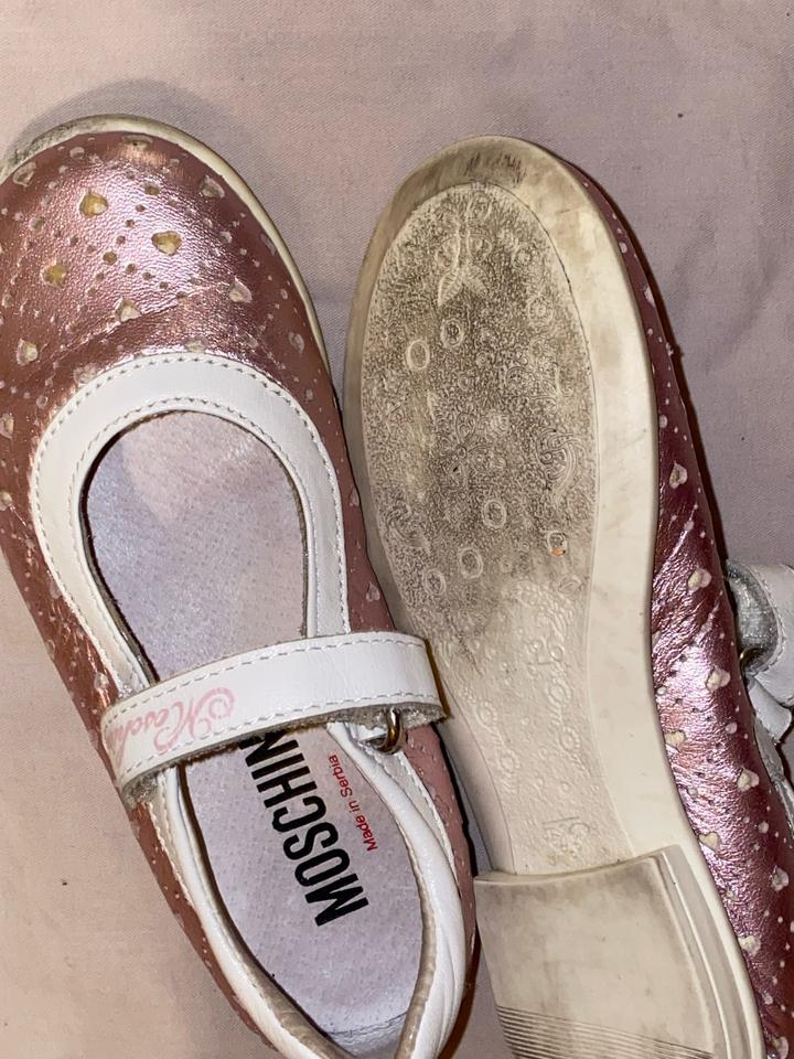 Кожаные туфли Moschino для девочки