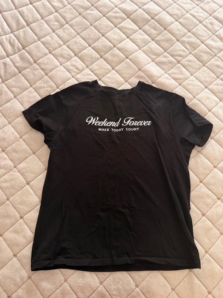 Футболки по 2000 тенге