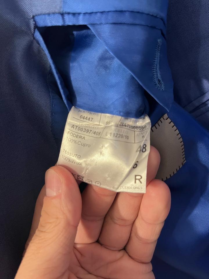 Продам костюм Canali