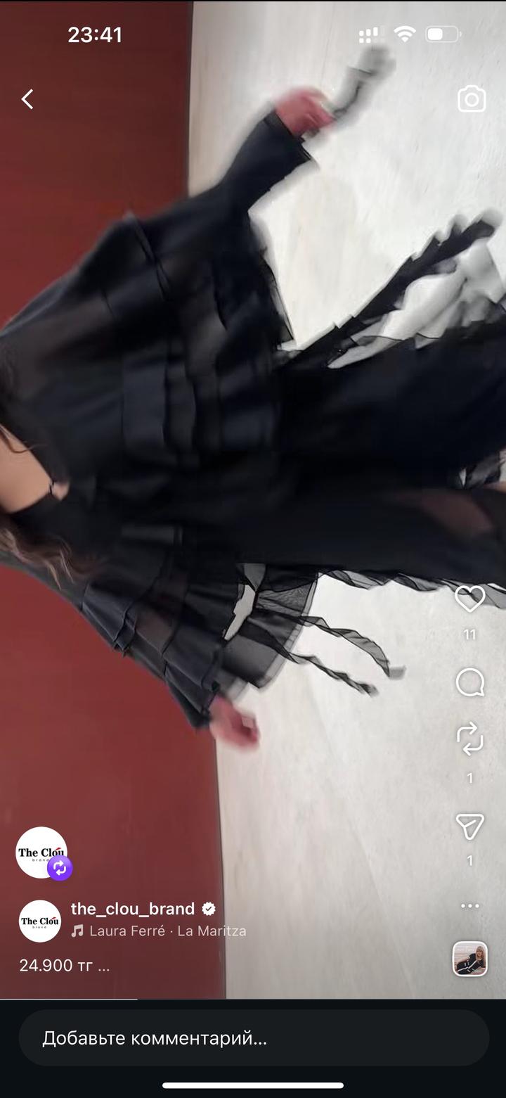 черное платье с накидкой