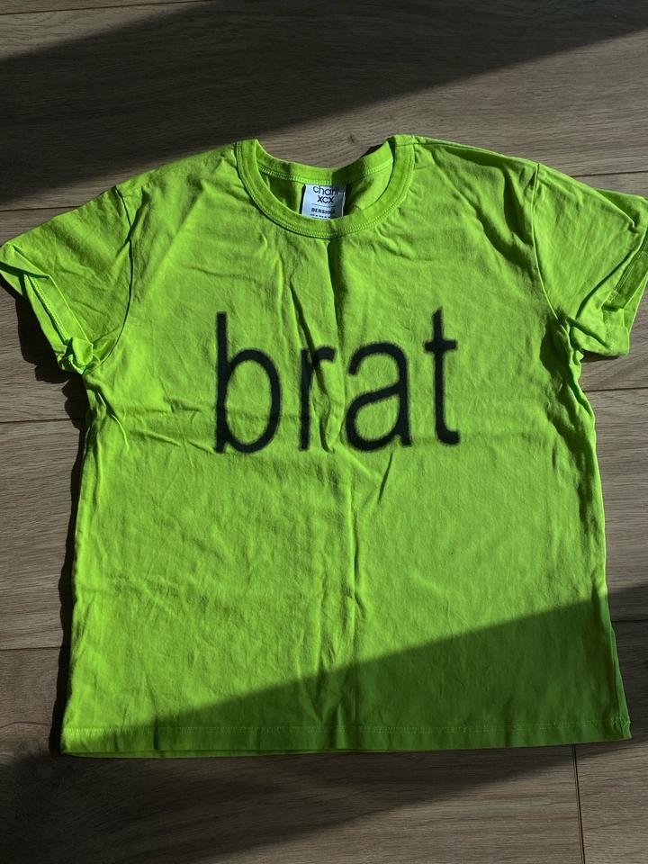 футболка салатовая bershka “brat”