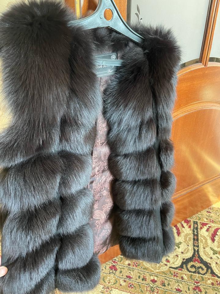 Новый Жилет натуральный песец 48 размер