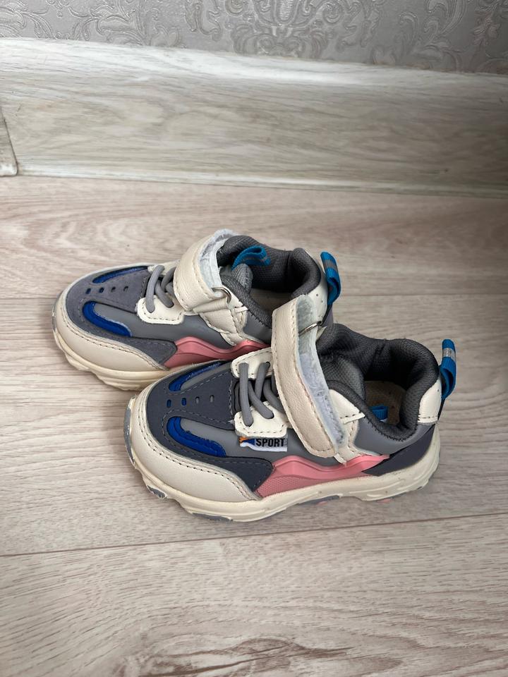 Детские кроссовки для девочек