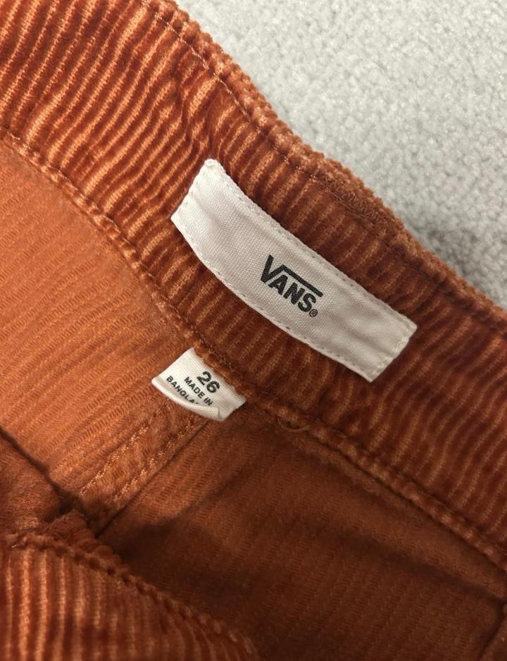 Брюки Vans в винтажном стиле