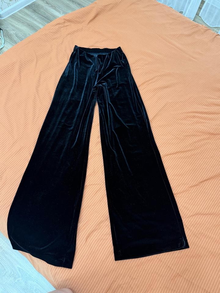 Брючки черные велюр