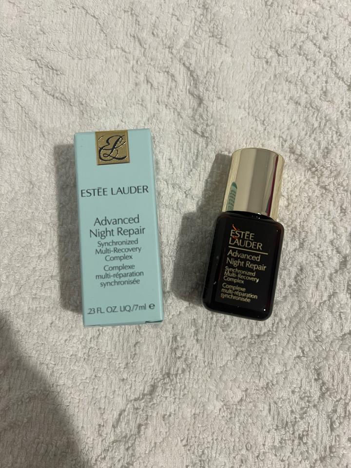 Восстанавливающая сыворотка Estée Lauder Advanced Night Repair в обьеме 7 мл