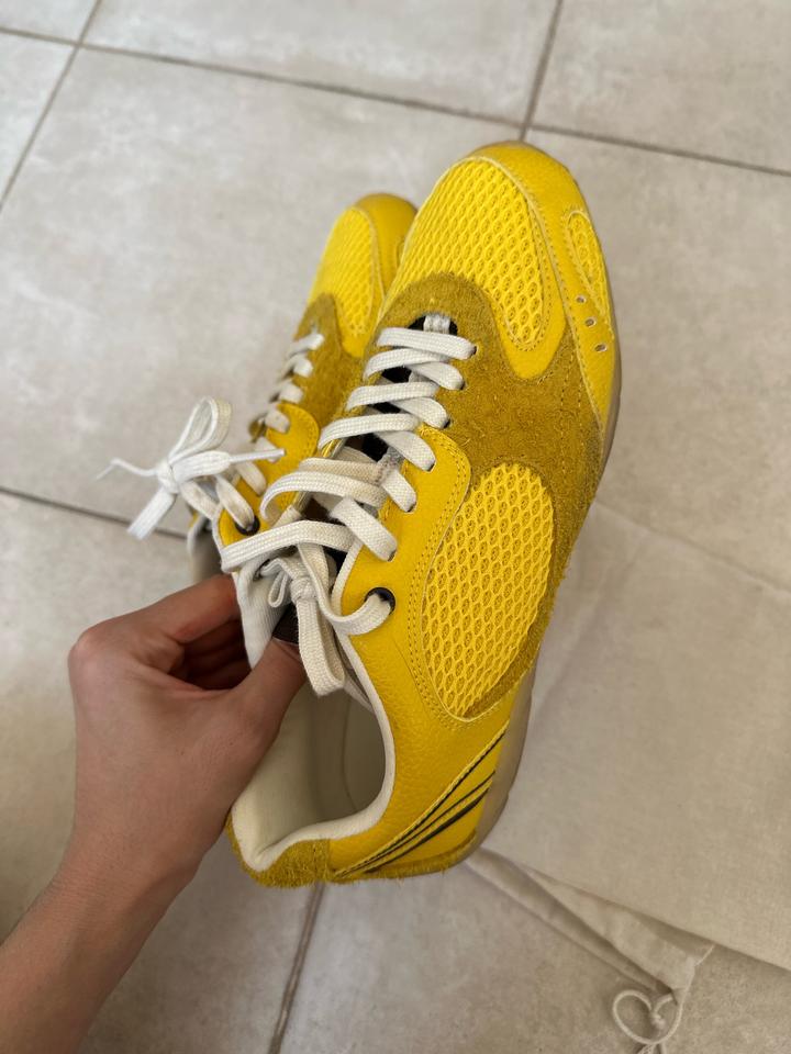 Сникерсы Zara