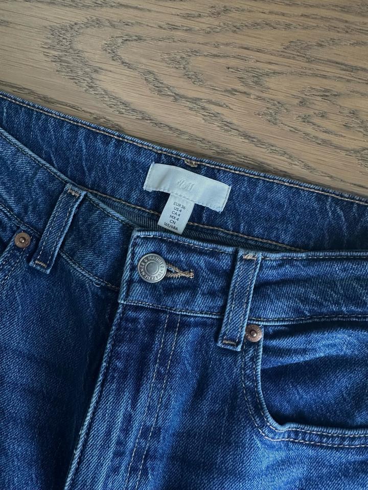 Синие джинсы H&M