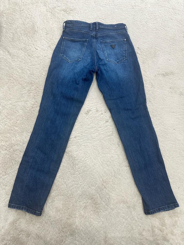 Джинсы GUESS