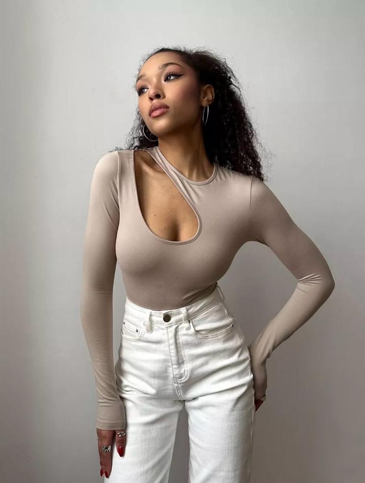 Лонгслив с вырезом декольте