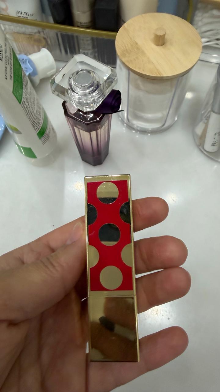 Помада Estee Lauder