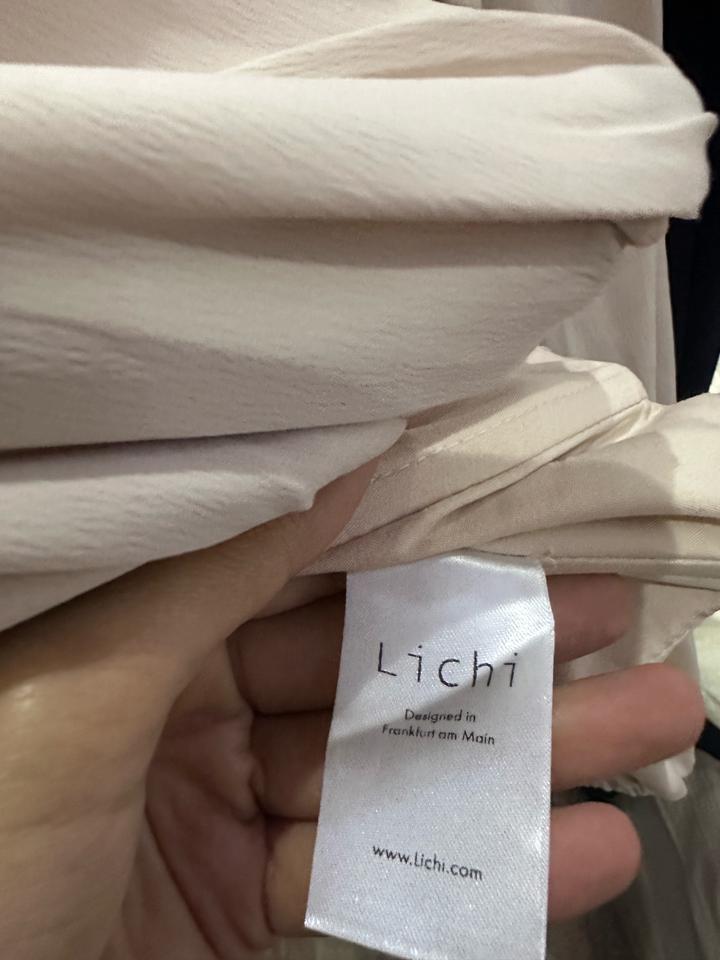 Атласный топ с длинными рукавами Lichi