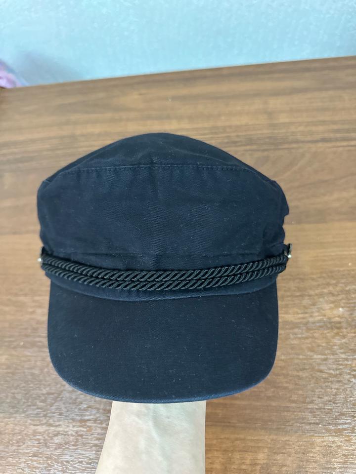 Кепи в классическом французском стиле