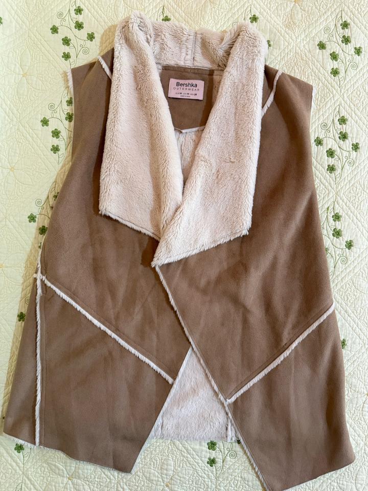 Жилетка Bershka