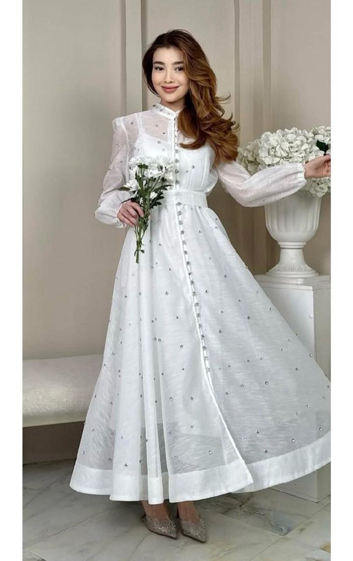 Белое платье