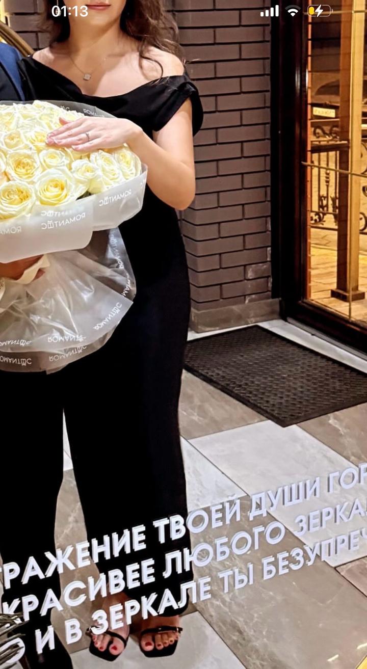 Платье ЧЕРНОЕ, нету фото в платье, показываю с шоурума