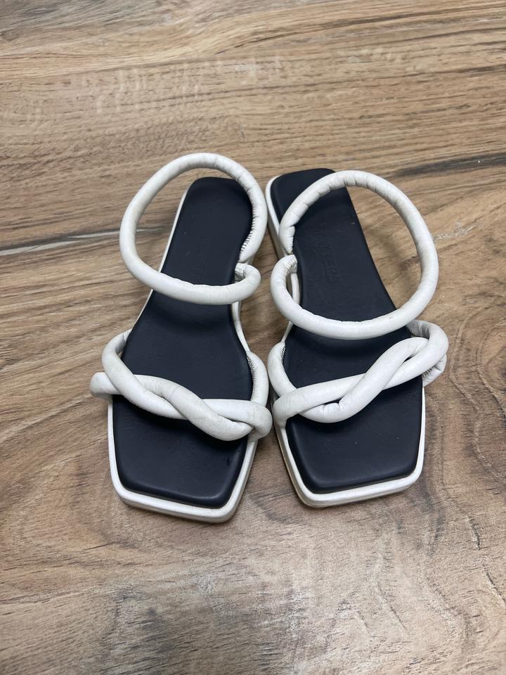 Очень красивые босоножки!