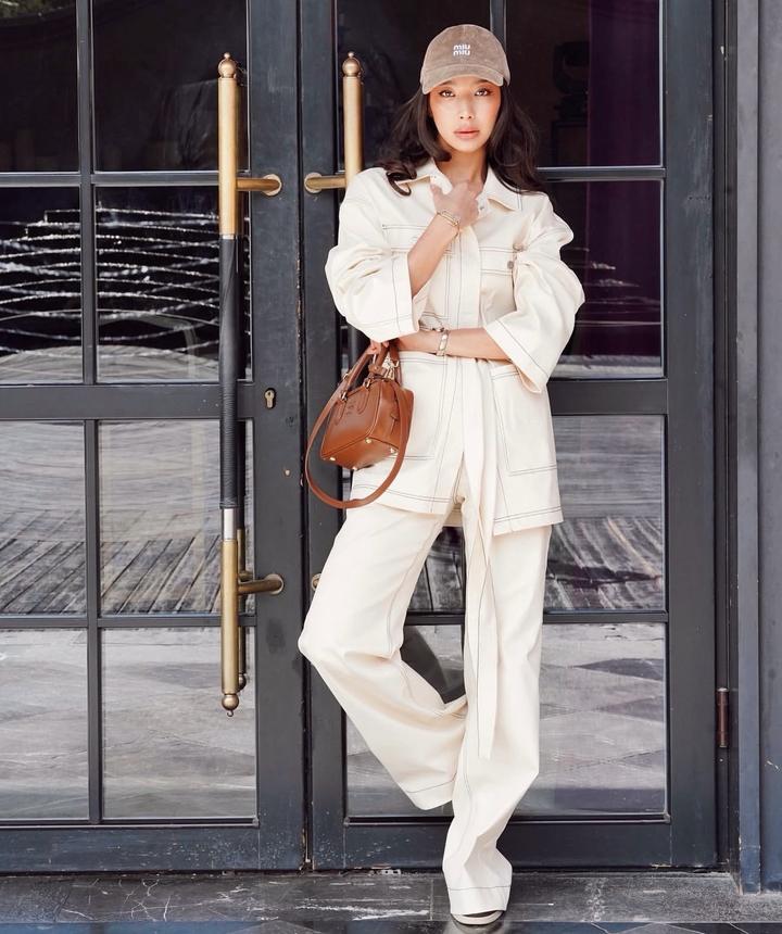 Продам костюм от Alisha atelier