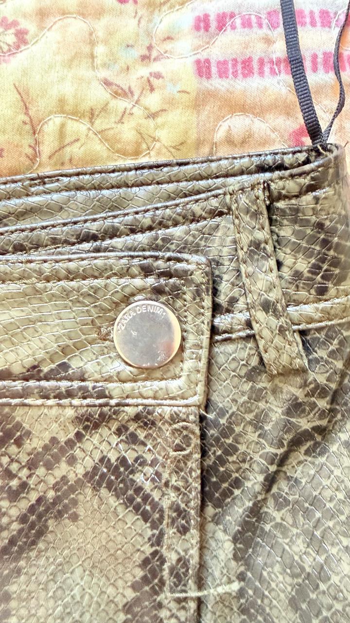 Юбка-шорты Zara, змеиный принт.