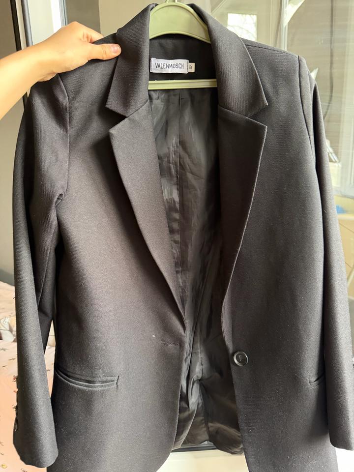 Черный пиджак