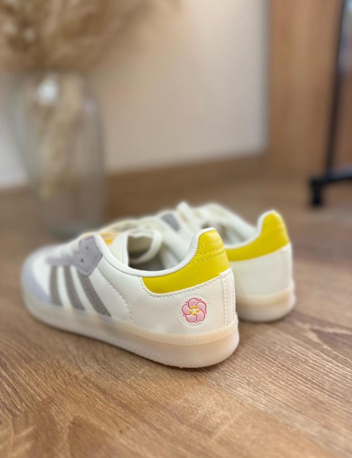 Кроссовки Адидас