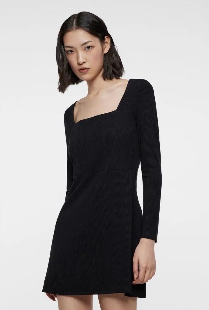 Черное платье befree