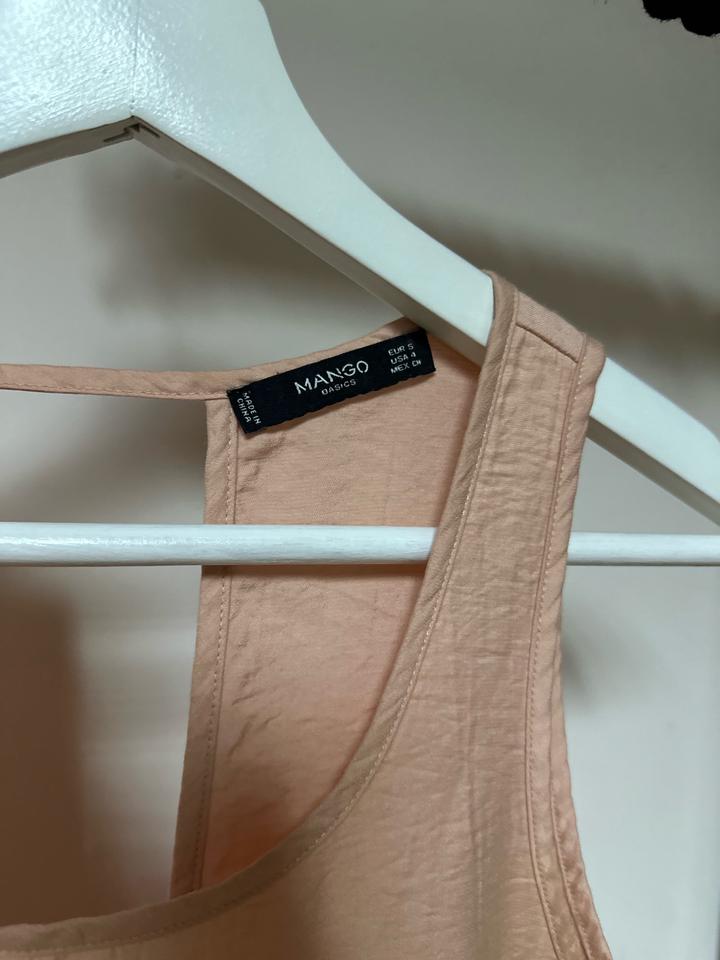 Лёгкое платье Mango
