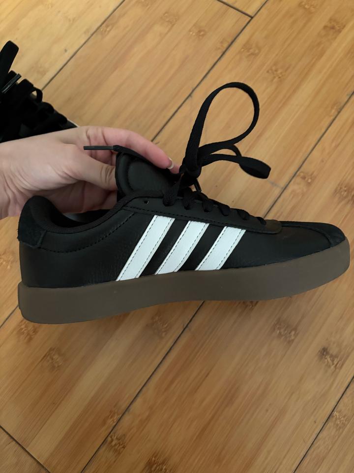 Кроссовки Adidas